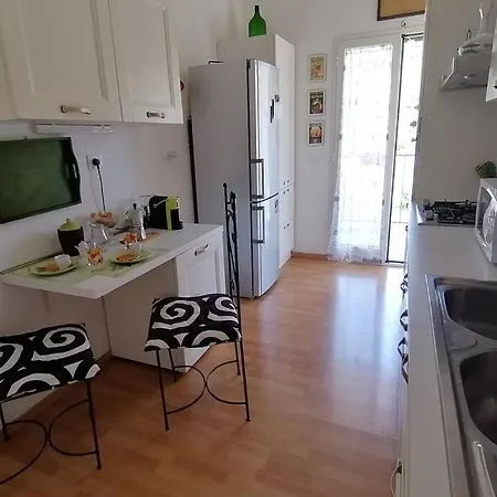 Vakantiehuis In Villetta Con Giardino E Posto Auto