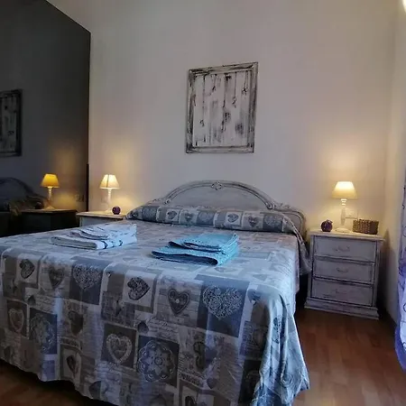 Vakantiehuis In Villetta Con Giardino E Posto Auto